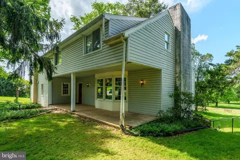 46 Chestnut Grove Rd, Conestoga, PA 17516