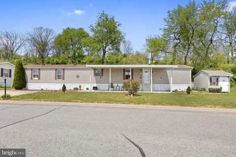 697 Lilac Dr, New Providence, PA 17560