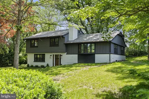 2206 Stratford Rd, Lancaster, PA 17603