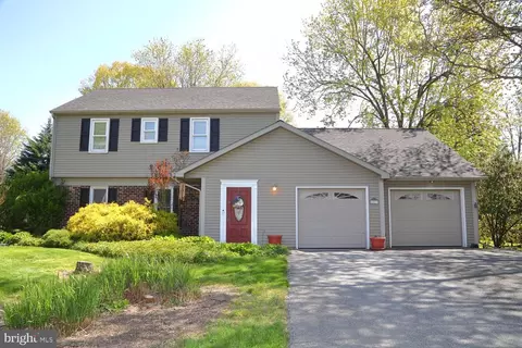 2839 Michener Dr, Lancaster, PA 17601