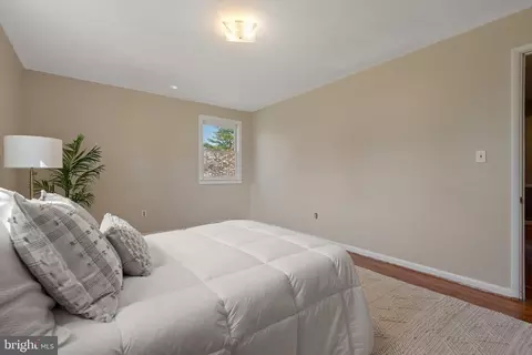 Bedroom - 108 Snavely Mill Rd, Lititz, PA 17543 photo 3 of 5