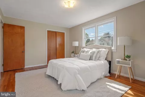 Bedroom - 108 Snavely Mill Rd, Lititz, PA 17543 photo 2 of 5