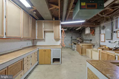 Kitchen - 108 Snavely Mill Rd, Lititz, PA 17543 photo 7 of 7