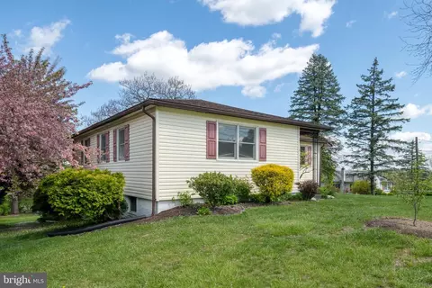 Exterior - 108 Snavely Mill Rd, Lititz, PA 17543 photo 2 of 12