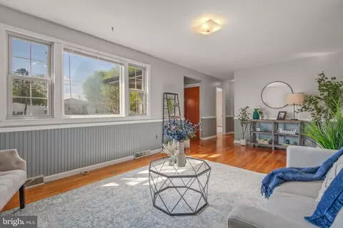 Living - 108 Snavely Mill Rd, Lititz, PA 17543 photo 3 of 5