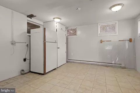 Kitchen - 108 Snavely Mill Rd, Lititz, PA 17543 photo 6 of 7