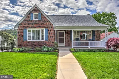 147 W Washington St, Adamstown, PA 19501