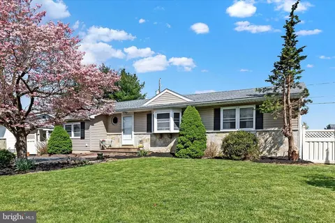 2721 Chapel Rd, Lancaster, PA 17603