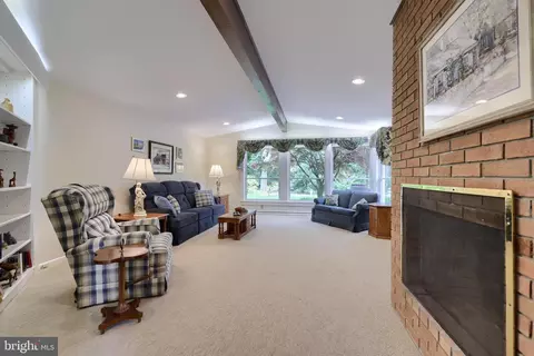 Living - 319 E Oregon Rd, Lititz, PA 17543 photo 1 of 11