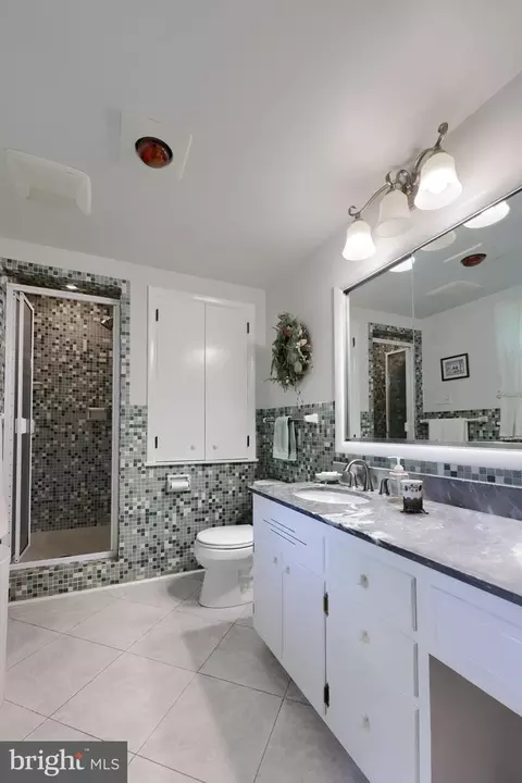 Bath - 319 E Oregon Rd, Lititz, PA 17543 photo 4 of 4