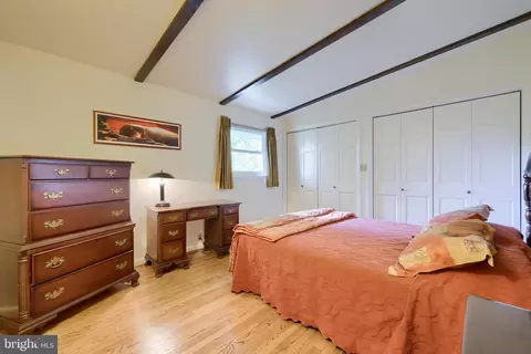 Bedroom - 319 E Oregon Rd, Lititz, PA 17543 photo 3 of 5
