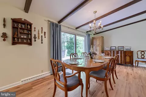 Dining - 319 E Oregon Rd, Lititz, PA 17543 photo 3 of 8