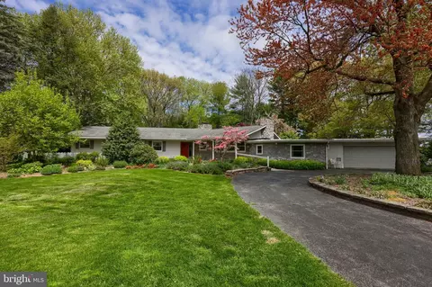 319 E Oregon Rd, Lititz, PA 17543