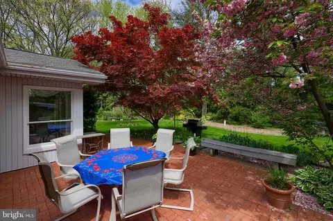 Exterior - 319 E Oregon Rd, Lititz, PA 17543 photo 4 of 21