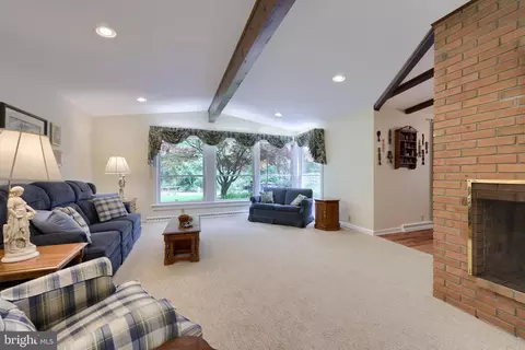 Living - 319 E Oregon Rd, Lititz, PA 17543 photo 2 of 11