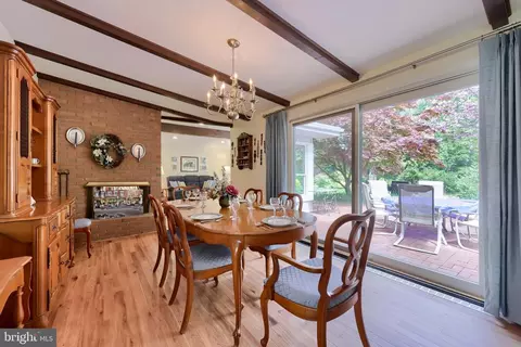 Dining - 319 E Oregon Rd, Lititz, PA 17543 photo 5 of 8