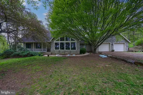 180 Yoder Rd, Bainbridge, PA 17502