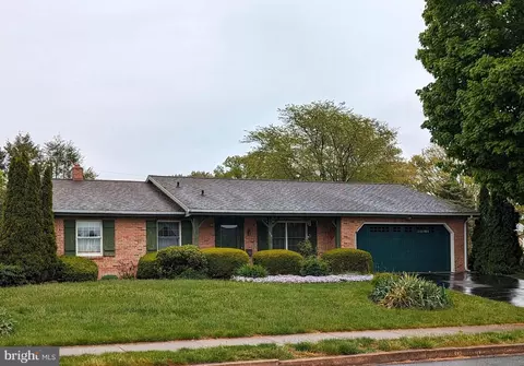 1119 Marie Ave, Ephrata, PA 17522
