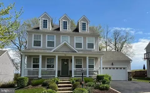 50 Honeysuckle Dr, Marietta, PA 17547