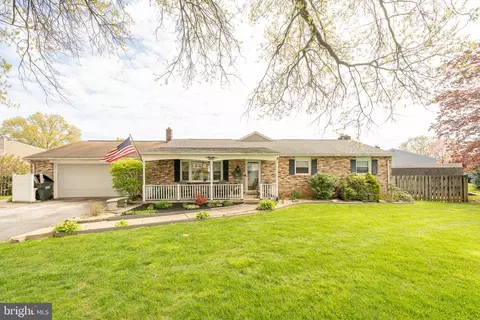 97 Scenic Dr, Denver, PA 17517