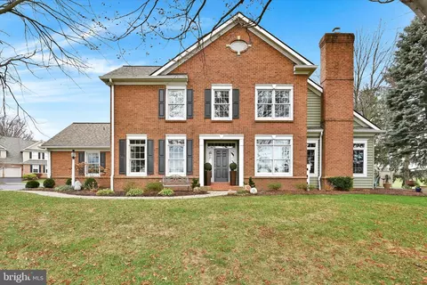 50 Farmview Ln, Lititz, PA 17543