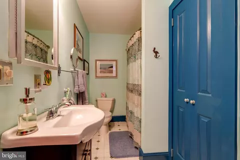 Bath - 128 S Spruce St, Lititz, PA 17543 photo 2 of 2