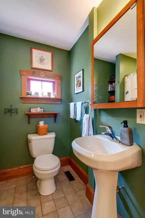 Bath - 128 S Spruce St, Lititz, PA 17543 photo 1 of 2