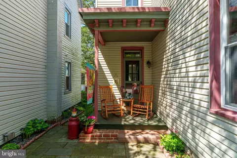 Exterior - 128 S Spruce St, Lititz, PA 17543 photo 3 of 14