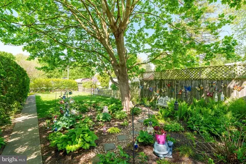 Exterior - 128 S Spruce St, Lititz, PA 17543 photo 11 of 14