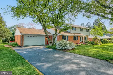 2025 Northbrook Dr, Lancaster, PA 17601