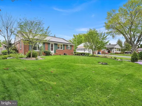 922 Marcia Ln, Lancaster, PA 17601