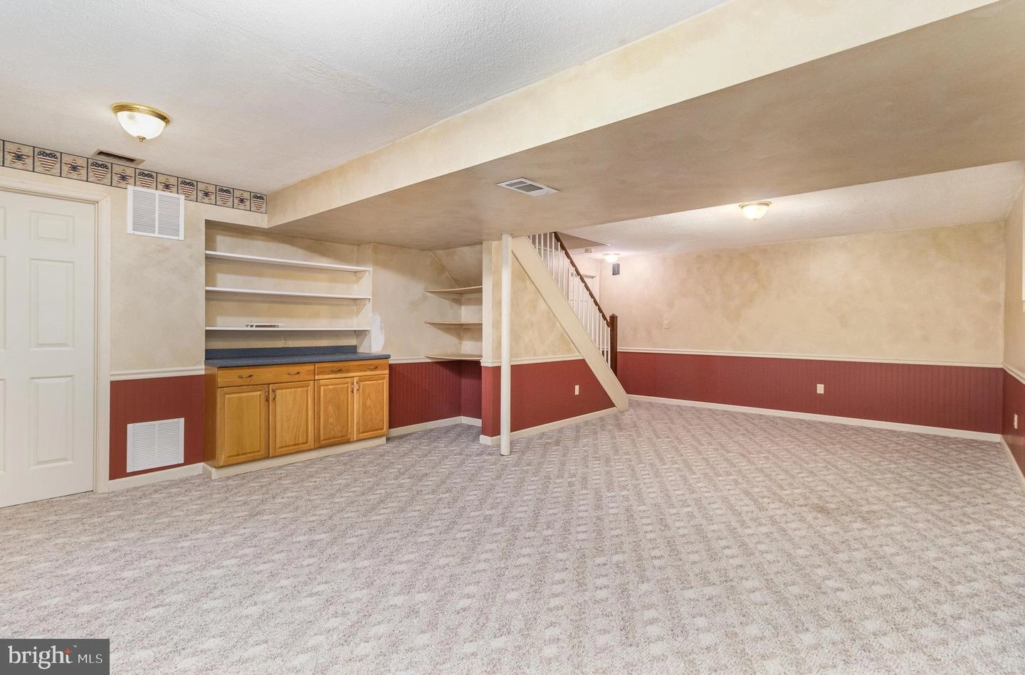 Living - 656 Quarry Rd, Lititz, PA 17543 photo 4 of 4