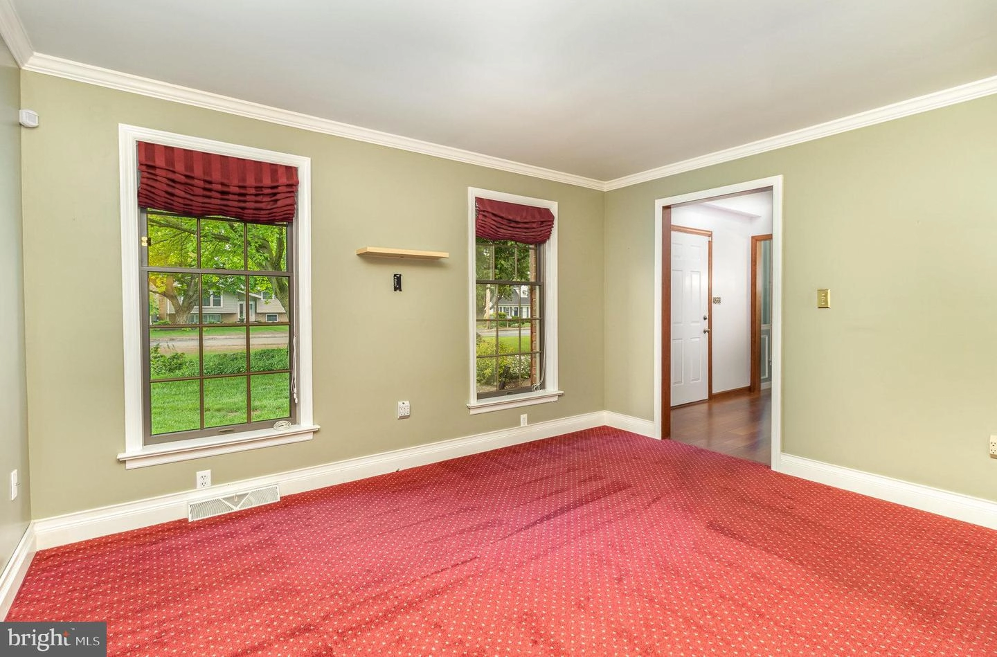 Living - 656 Quarry Rd, Lititz, PA 17543 photo 1 of 4