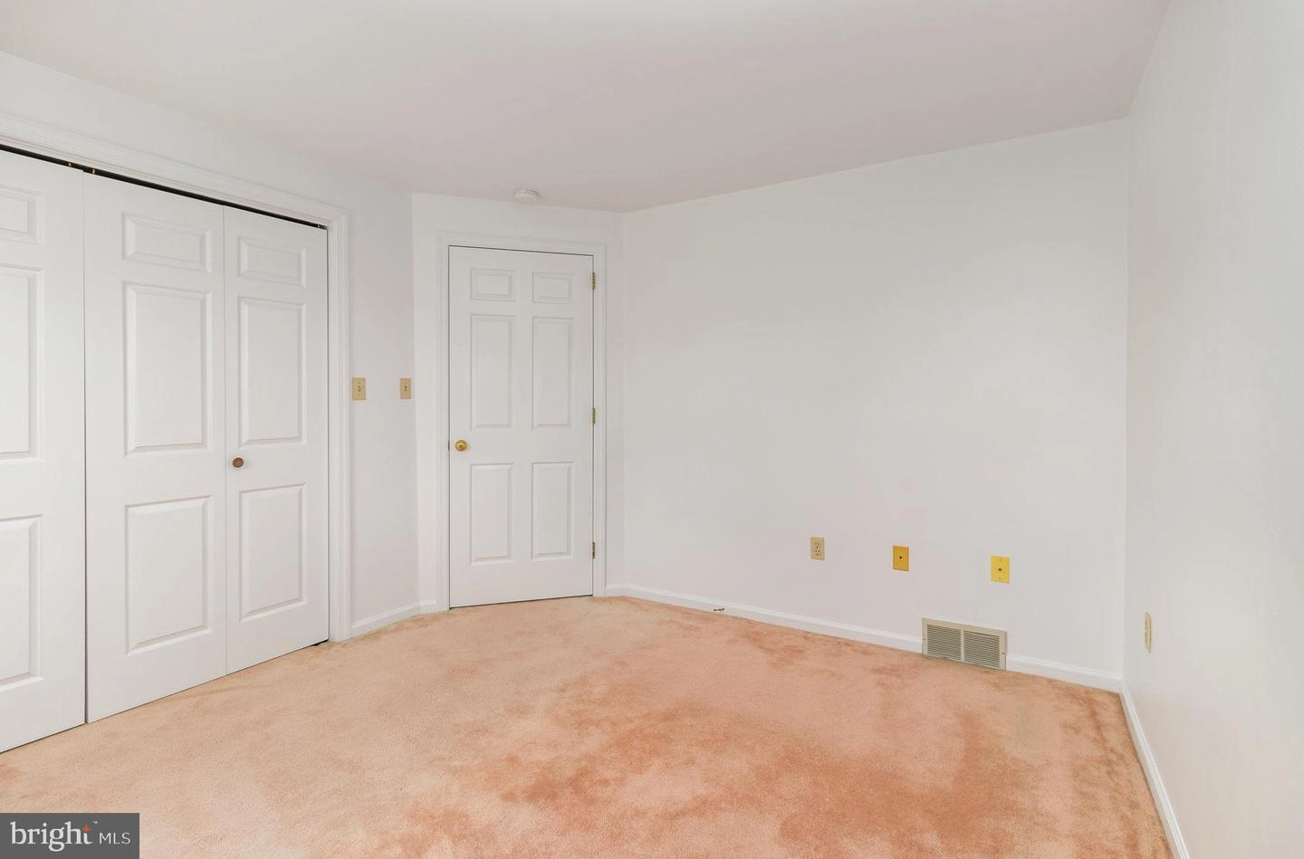 Bedroom - 656 Quarry Rd, Lititz, PA 17543 photo 3 of 7