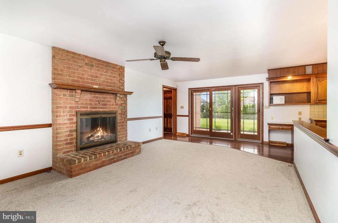 Living - 656 Quarry Rd, Lititz, PA 17543 photo 3 of 4
