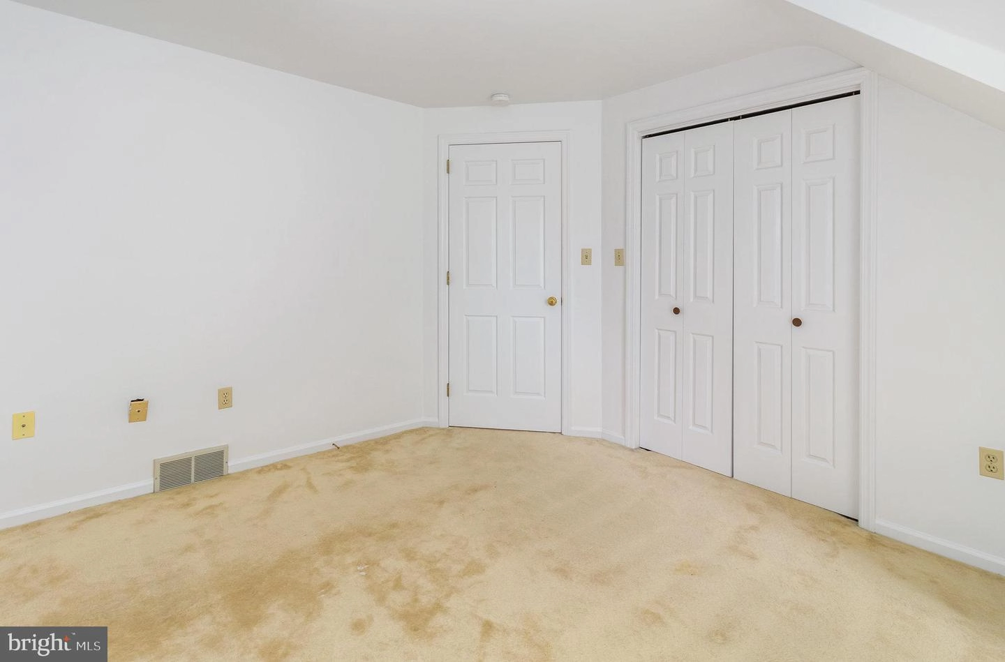 Bedroom - 656 Quarry Rd, Lititz, PA 17543 photo 5 of 7