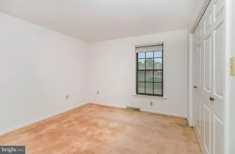 Bedroom - 656 Quarry Rd, Lititz, PA 17543 photo 2 of 7
