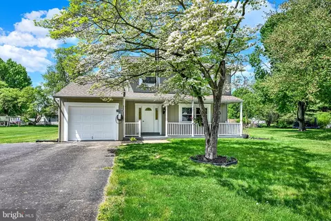 1552 Duff Land Dr, Landisville, PA 17538