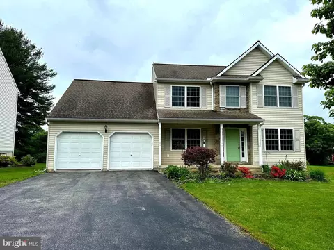 82 Municipal Dr, Millersville, PA 17551