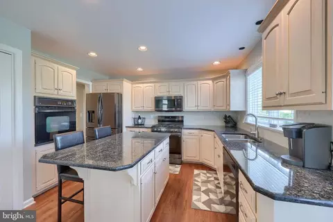 Kitchen - 367 Portland Pl, Lititz, PA 17543 photo 1 of 4