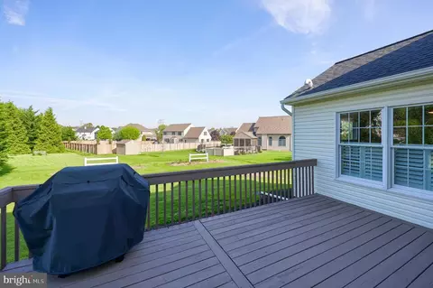 Exterior - 367 Portland Pl, Lititz, PA 17543 photo 11 of 13