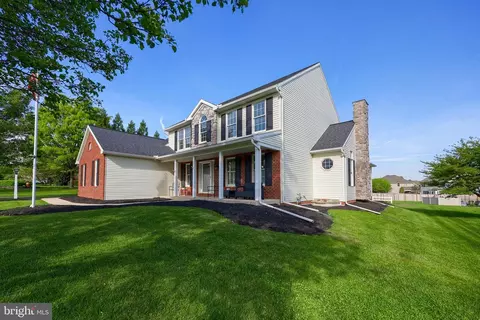 Exterior - 367 Portland Pl, Lititz, PA 17543 photo 7 of 13