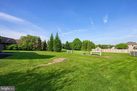Exterior - 367 Portland Pl, Lititz, PA 17543 photo 12 of 13