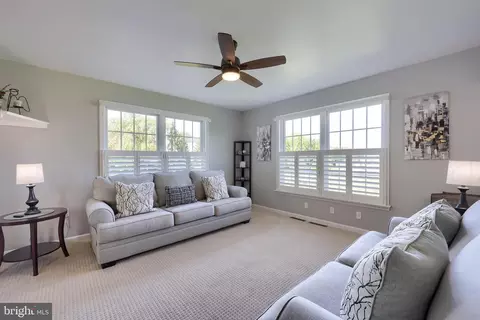 Living - 367 Portland Pl, Lititz, PA 17543 photo 1 of 2