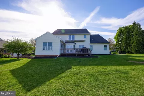 Exterior - 367 Portland Pl, Lititz, PA 17543 photo 5 of 13