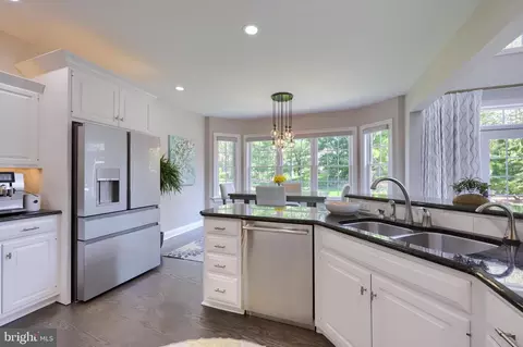 Kitchen - 663 Goose Neck Dr, Lititz, PA 17543 photo 2 of 5