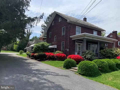 972 W Main St, Ephrata, PA 17522