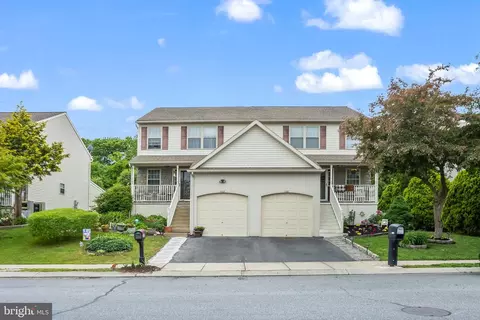1068 Sterling Pl, Lancaster, PA 17603