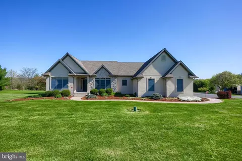 715 W Newport Rd, Lititz, PA 17543