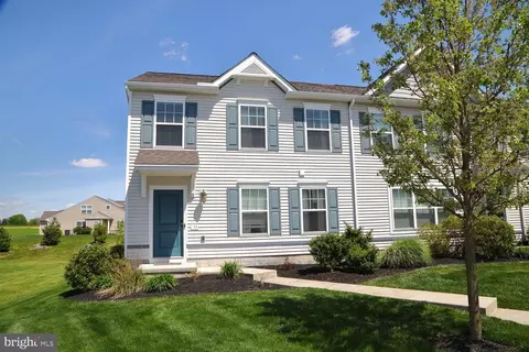 311 Cabot Cir, Willow Street, PA 17584